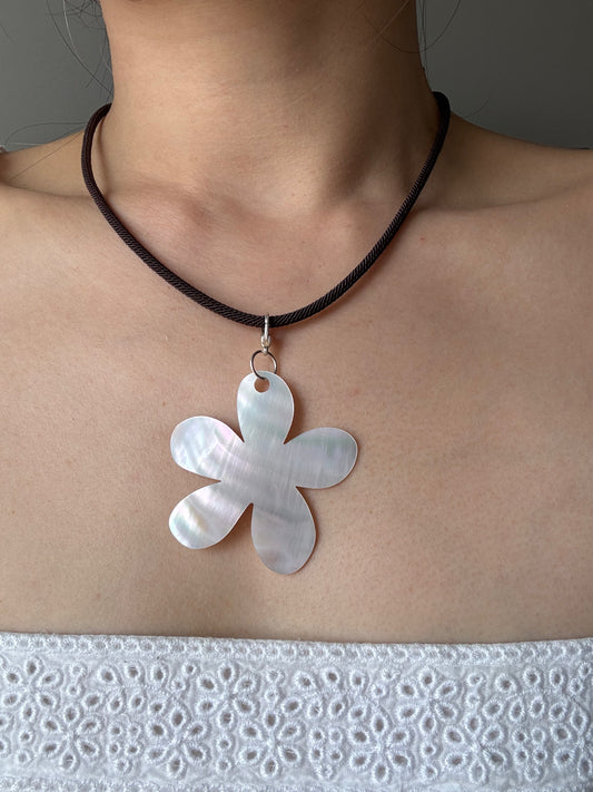 Flower Shell Necklace